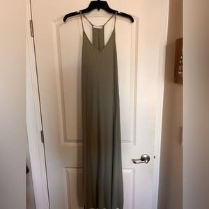 Green maxi dress (women’s size small)